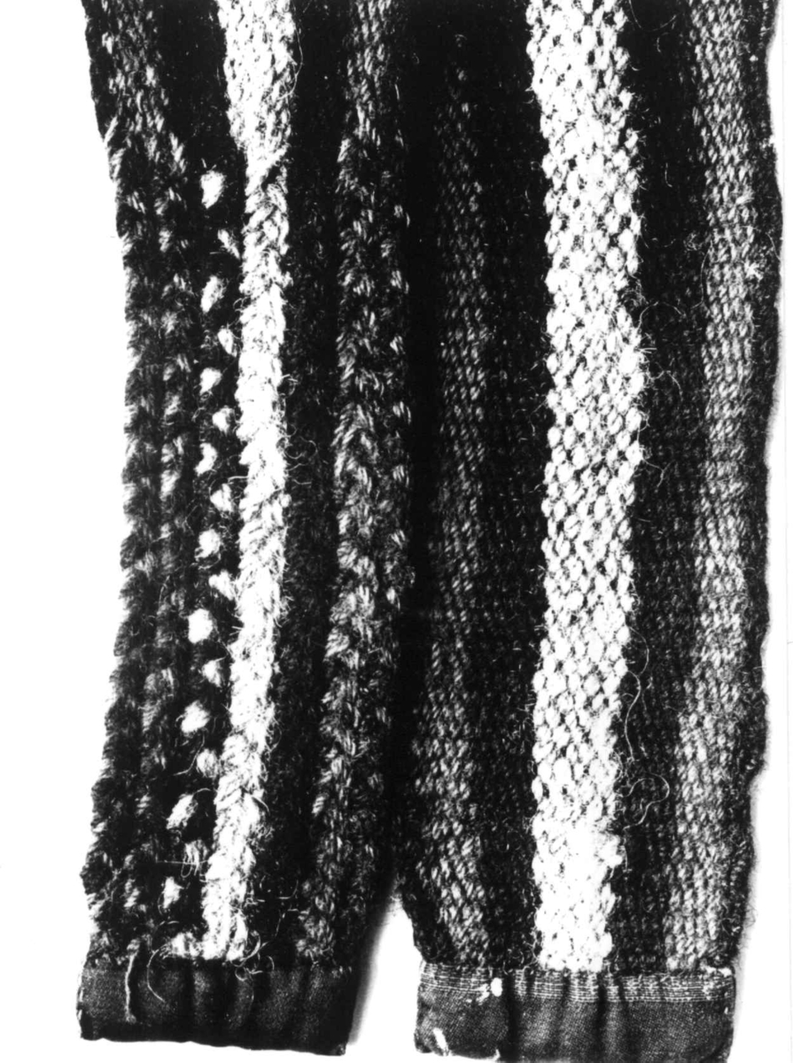 Linde, teppe av ull vevd på båndvev ca. 1890. Bjelland, Marnardal, Vest-Agder 1940.
