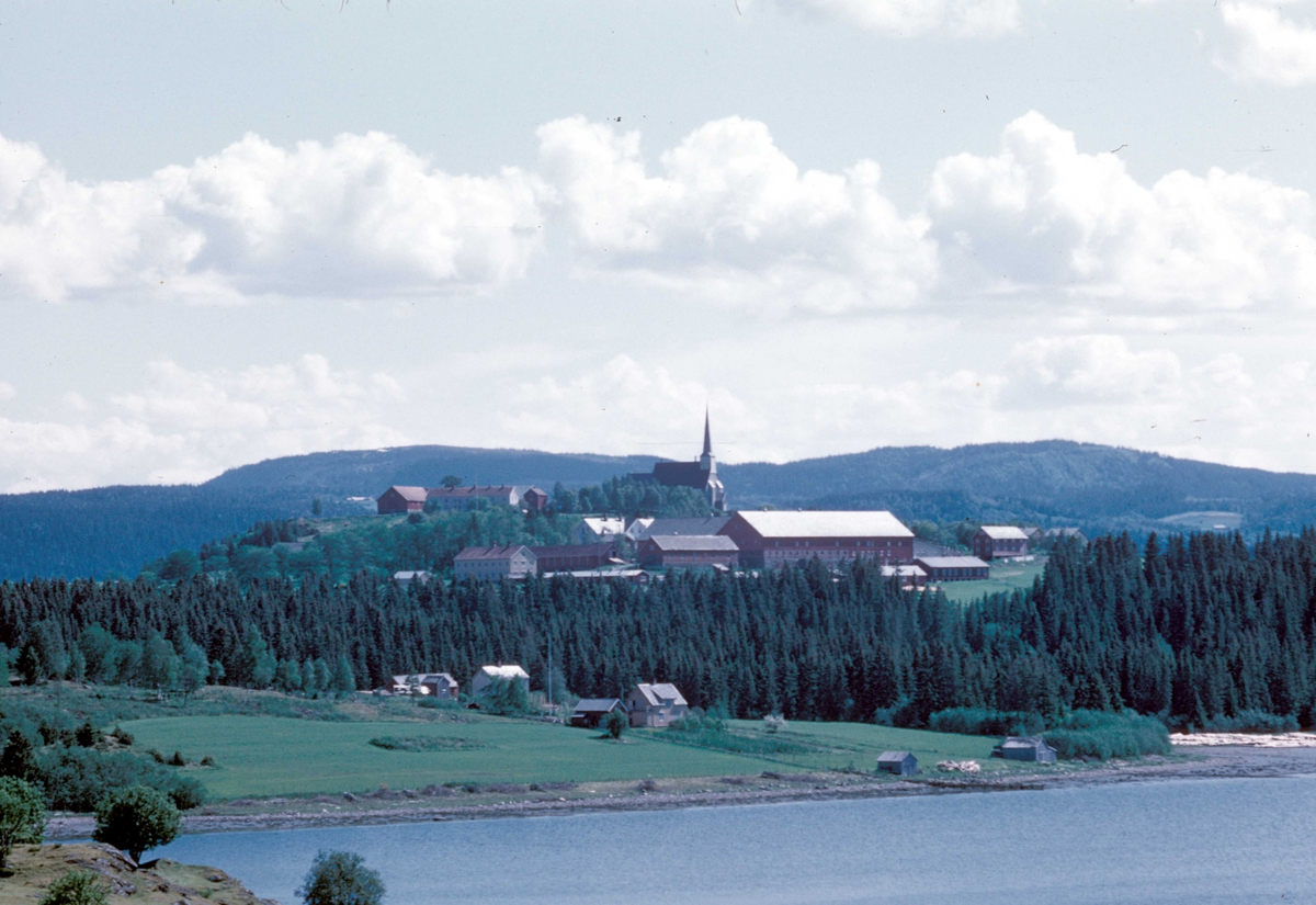 Landskap rundt Mære kirke, Steinkjer, Nord-Trøndelag.
