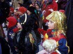 Fastelavnsfeiring på Norsk Folkemuseum. Fra Torget hvor publ