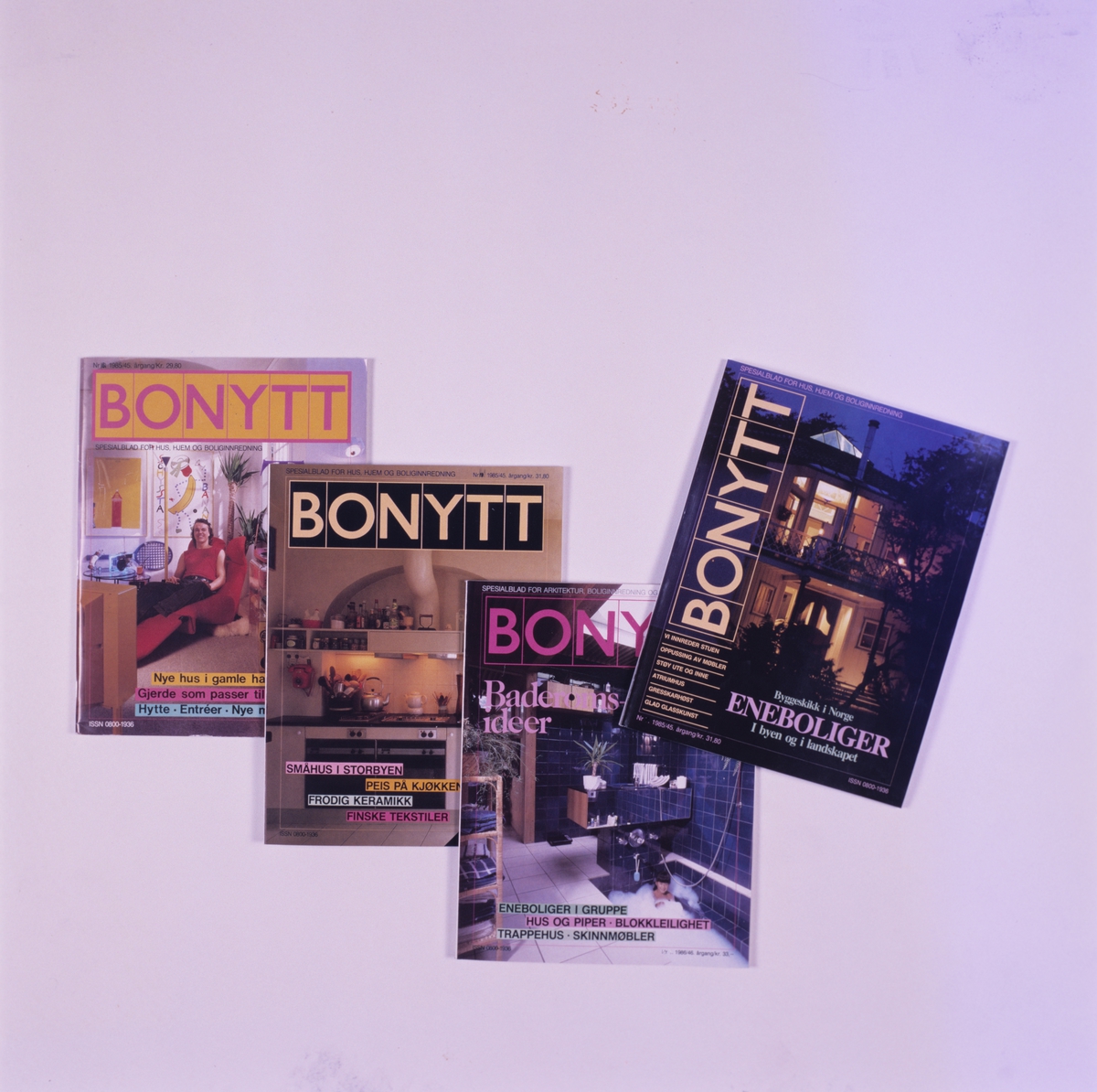 Utgaver fra 1985 av bladet Bonytt.  Fotografert av og for Bonytt.