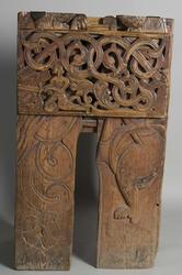 Serie bilder av klokkerpult med kirkebøsse, fra Heddal stavk