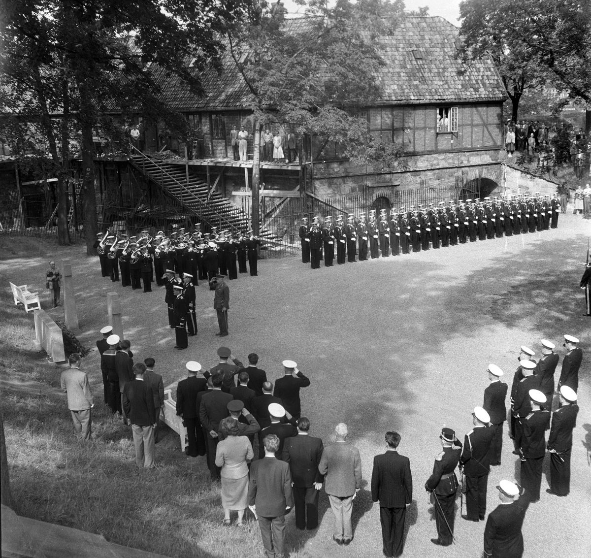 Serie. Russisk flåtebesøk i Oslo, blant annet på Akershus festning. Fotografert 8. aug. 1956.