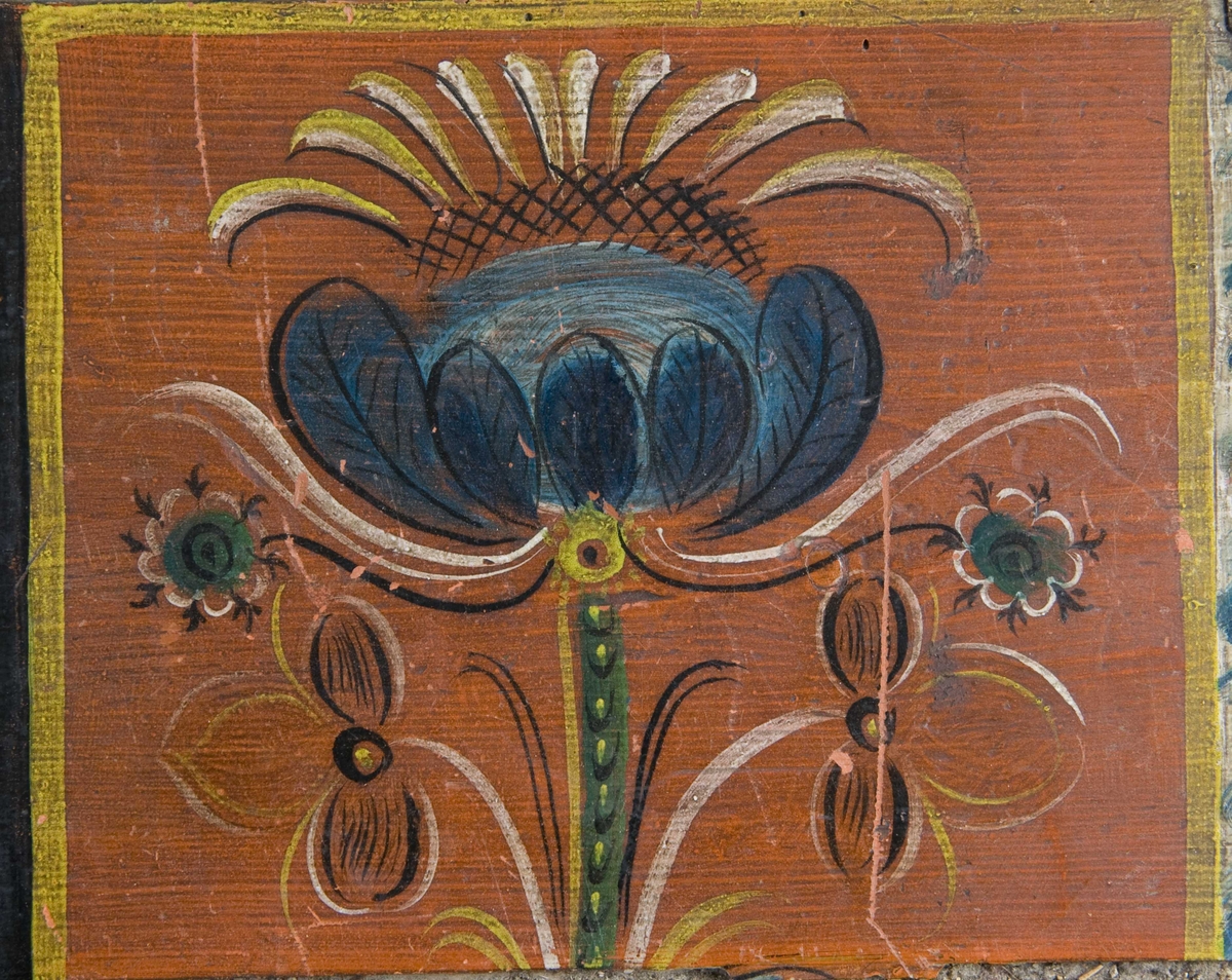 Kiste malt av Annanias Tveit.