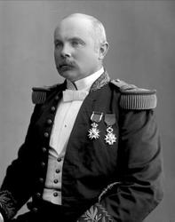 Portrett, Peter Martin Ragnar Ottesen (1857-1927), i uniform