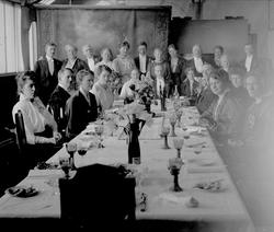 Portrett. Bryllupsgjester.