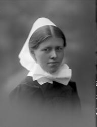 Portrett, sykepleier. Ragna Indrebø.
