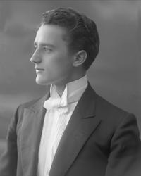 Portrett, pianist Alme.