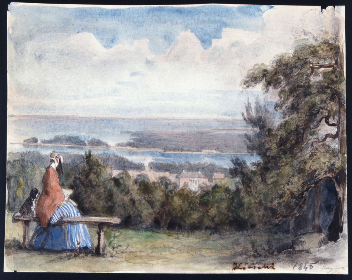 "Hönsäter 1845". Hund och läsande kvinna på bänk, vy över sjö och byggnader. Akvarell av Fritz von Dardel.