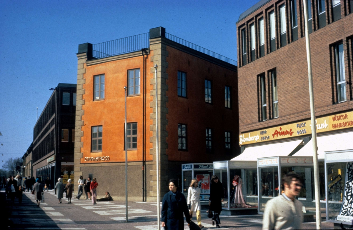 Celsiushuset vid Svartbäcksgatan, Uppsala maj 1972