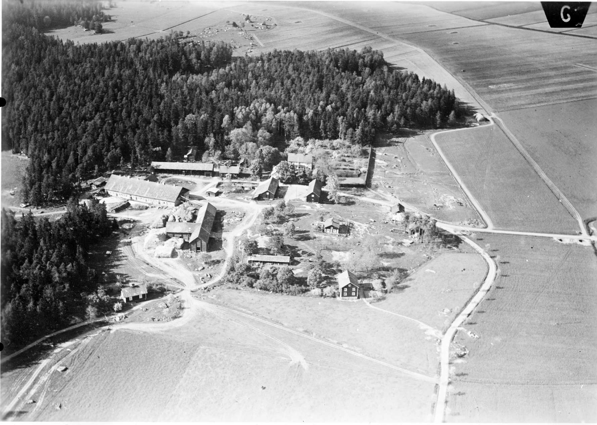Flygfoto över Bärby, Vänge socken, Uppland 1936
