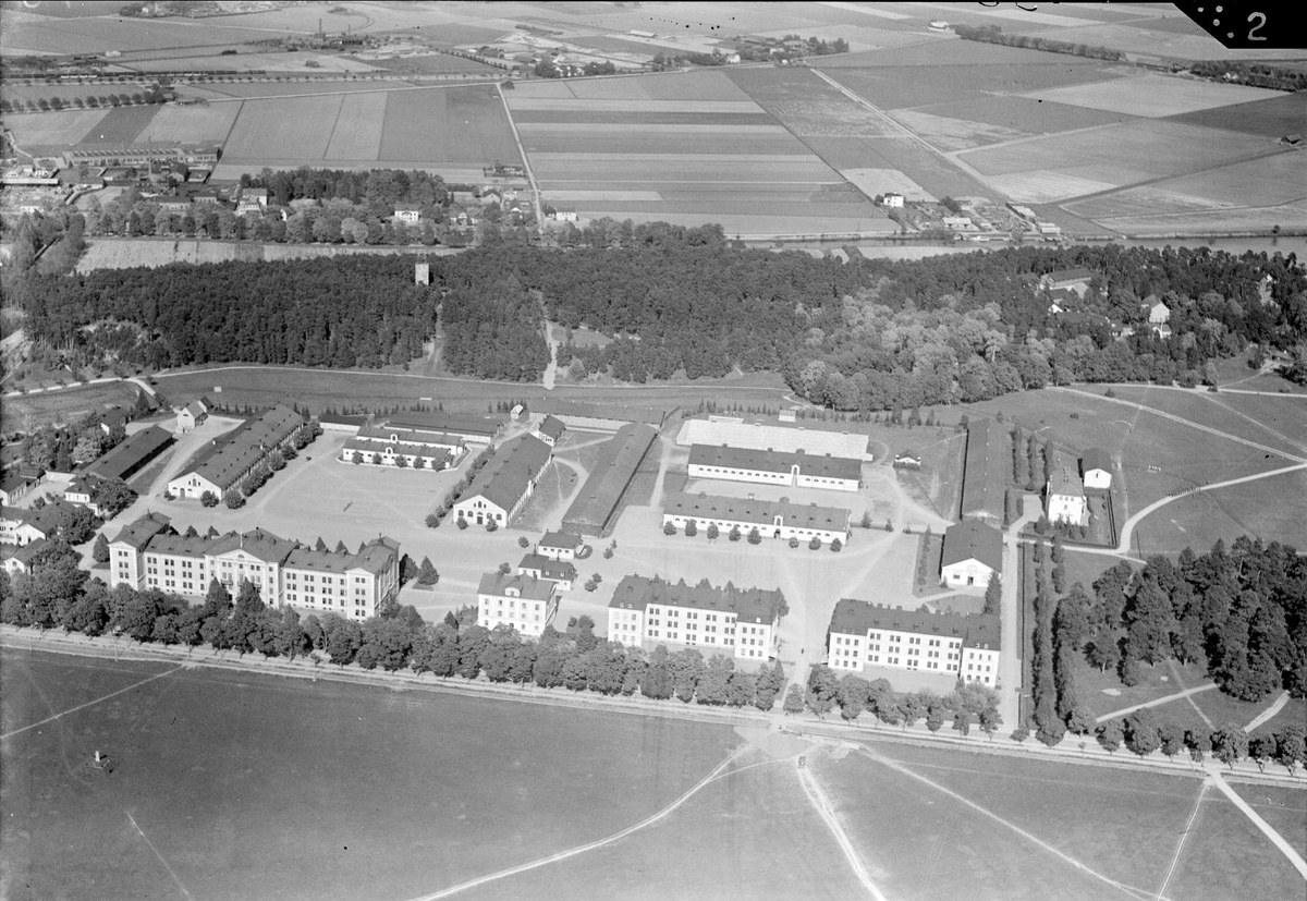 Flygfoto över Arméns Underofficersskola, Dag Hammarskjölds väg, Uppsala 1936