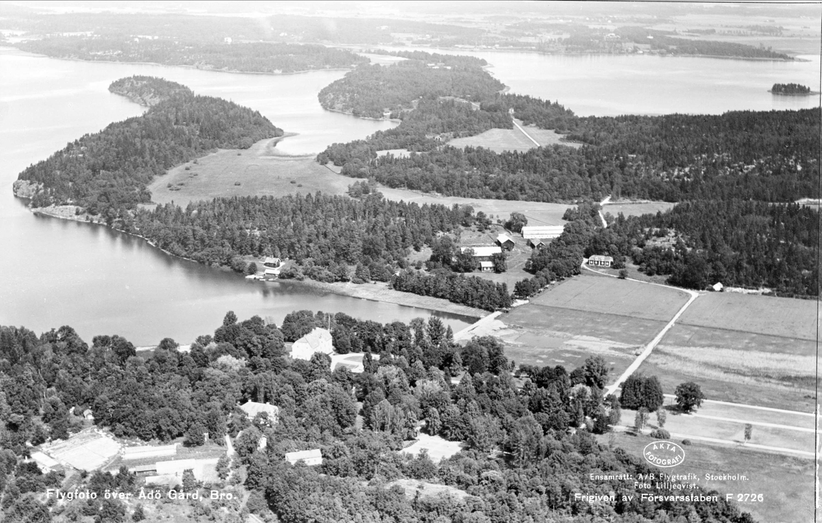 Flygfoto över Ådö gård och Säbyholmsviken, Låssa socken, Uppland 1938
