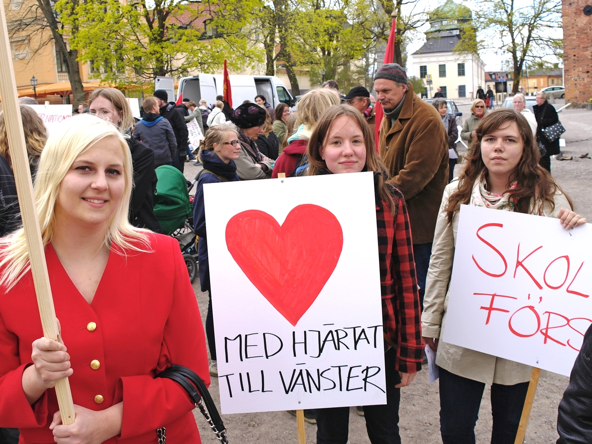 Medlemmar i SSU, 1 maj-demonstration, Odinslund, Uppsala 2011
