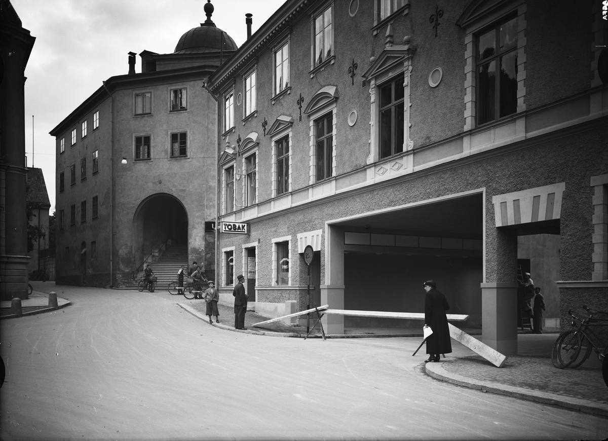 Gillbergska huset, Fyristorg, Uppsala innan invigningen av Genomfarten i augusti 1935