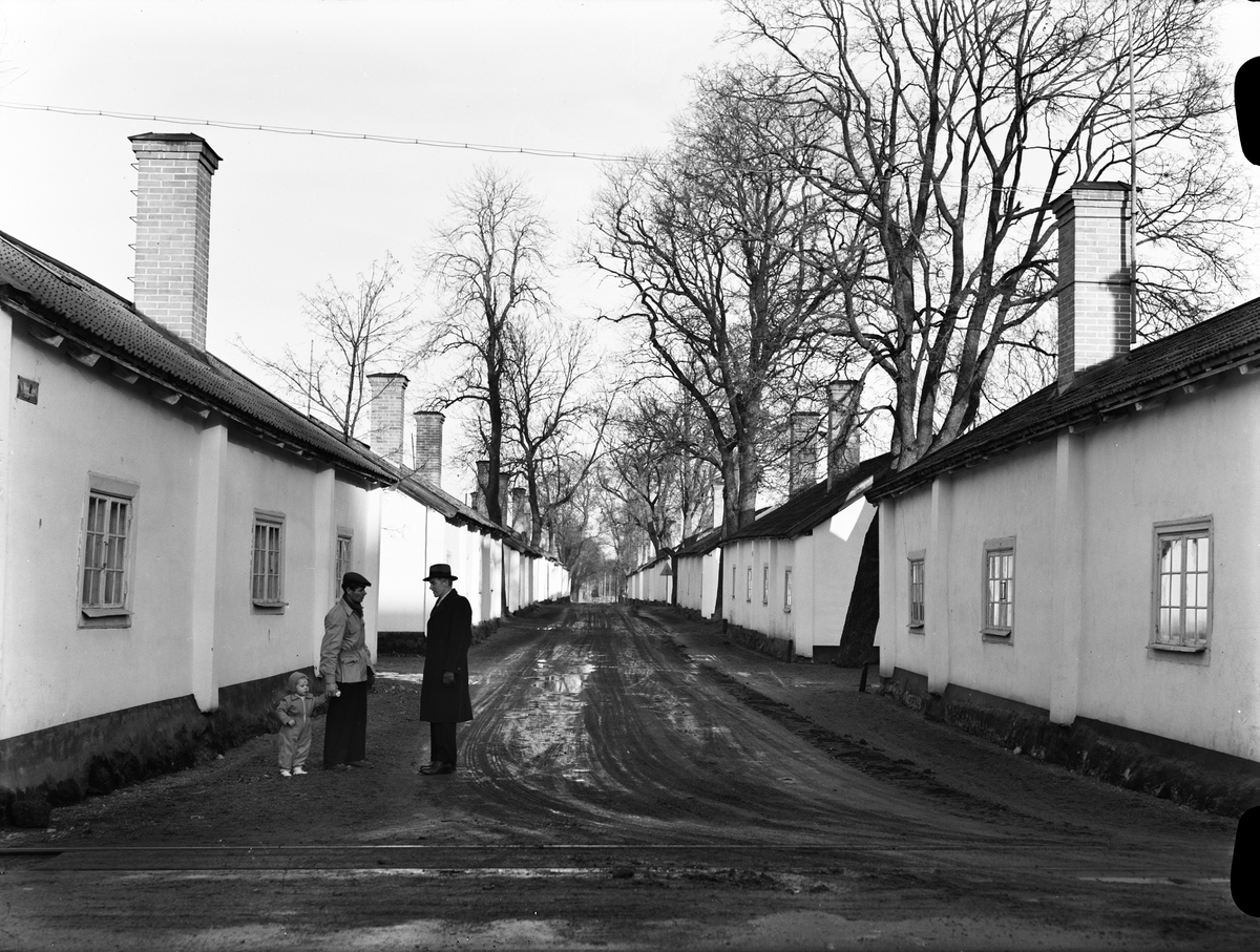 Bruksgatan i Söderfors bruk, Uppland 1948