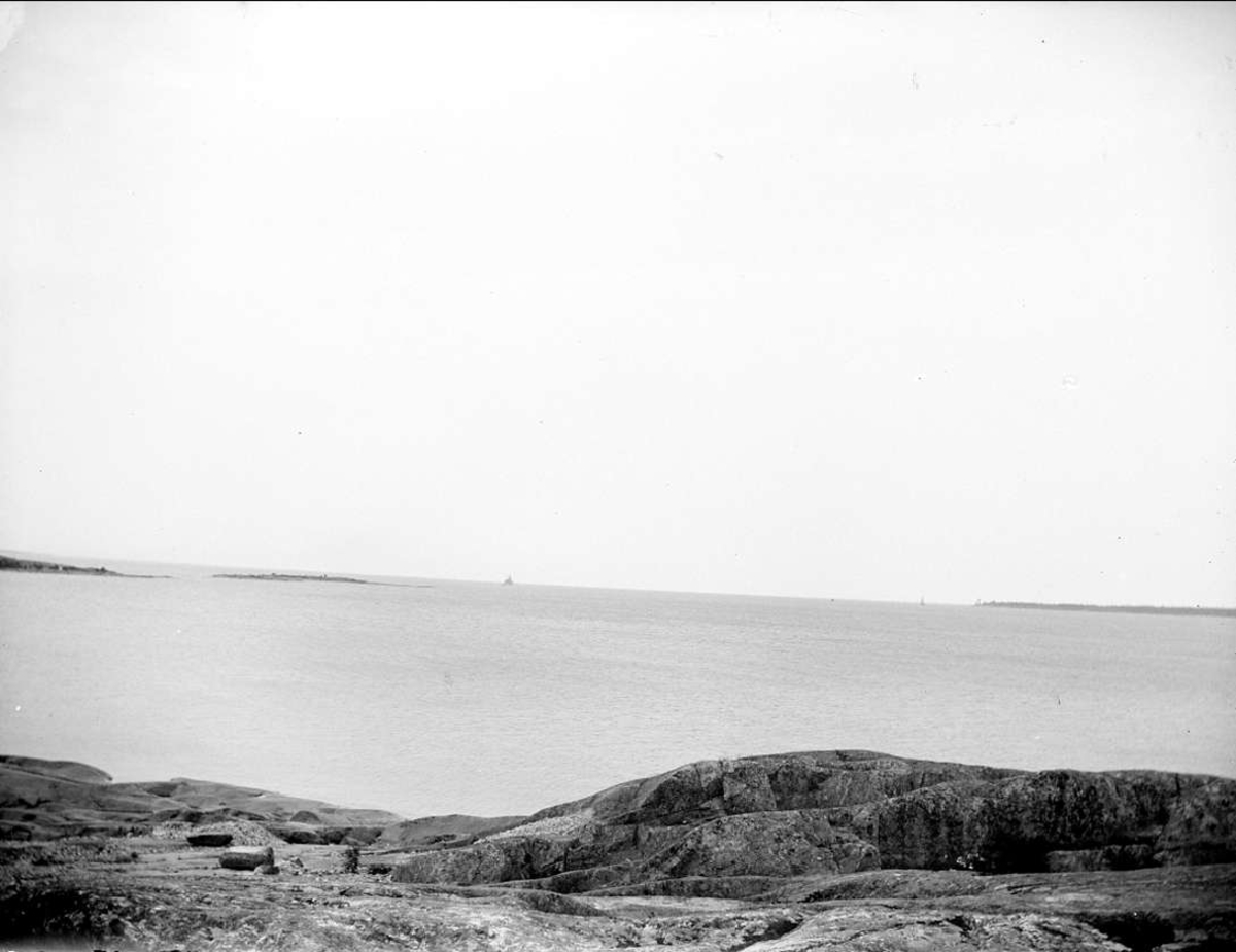 Havskust i Öregrund, Uppland i juni 1915