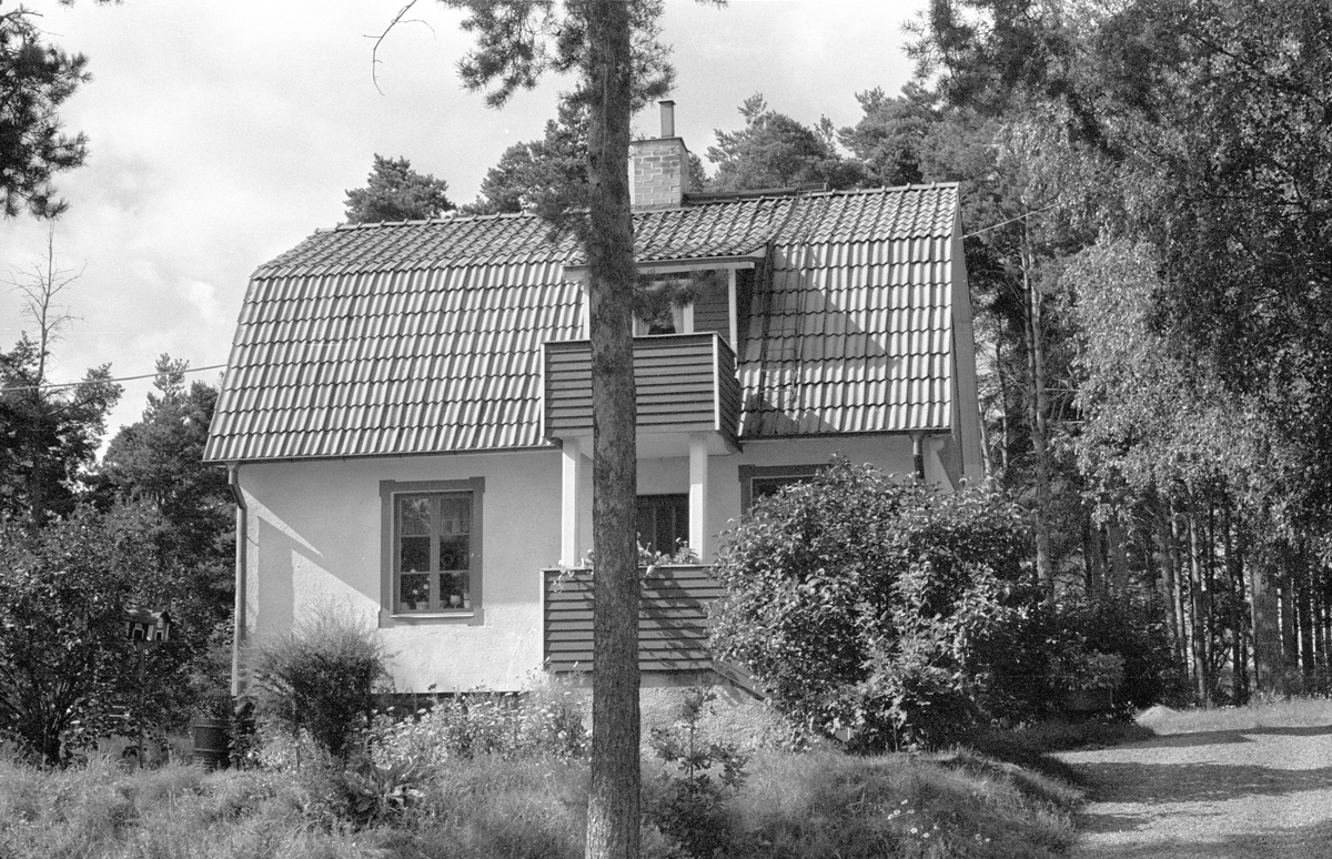 Bostadshus, Berga 2:9, Danmarks socken, Uppland 1977