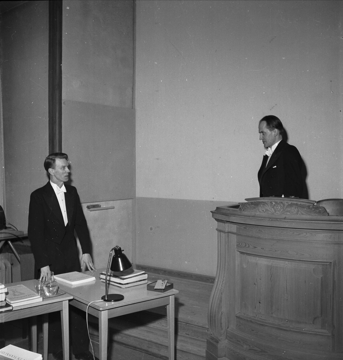 Fil. lic. Bertil Almgren disputerar i Uppsala maj 1955