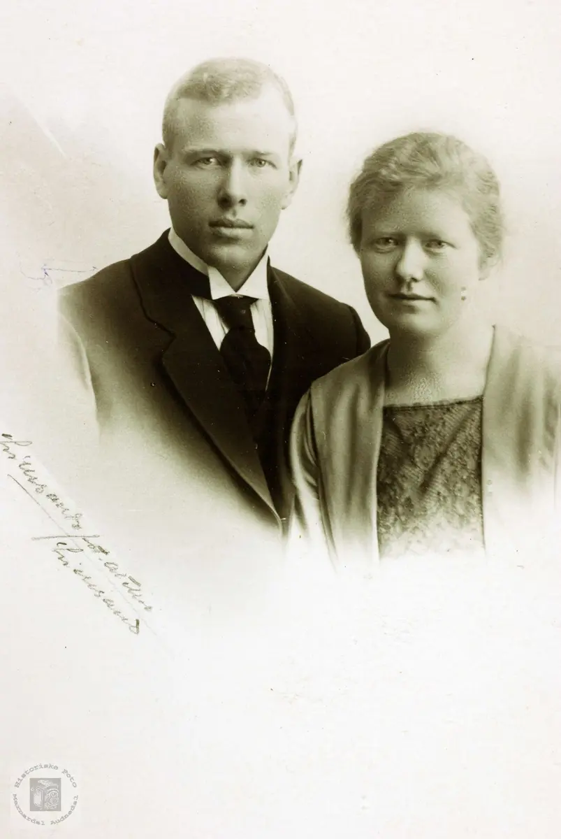 Portrett av ekteparet Endre og Mair Hårtveit. Grindheim Audnedal.