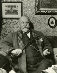 Portrett fra serien "Tidens menn om Tiedemann" laget av rekl