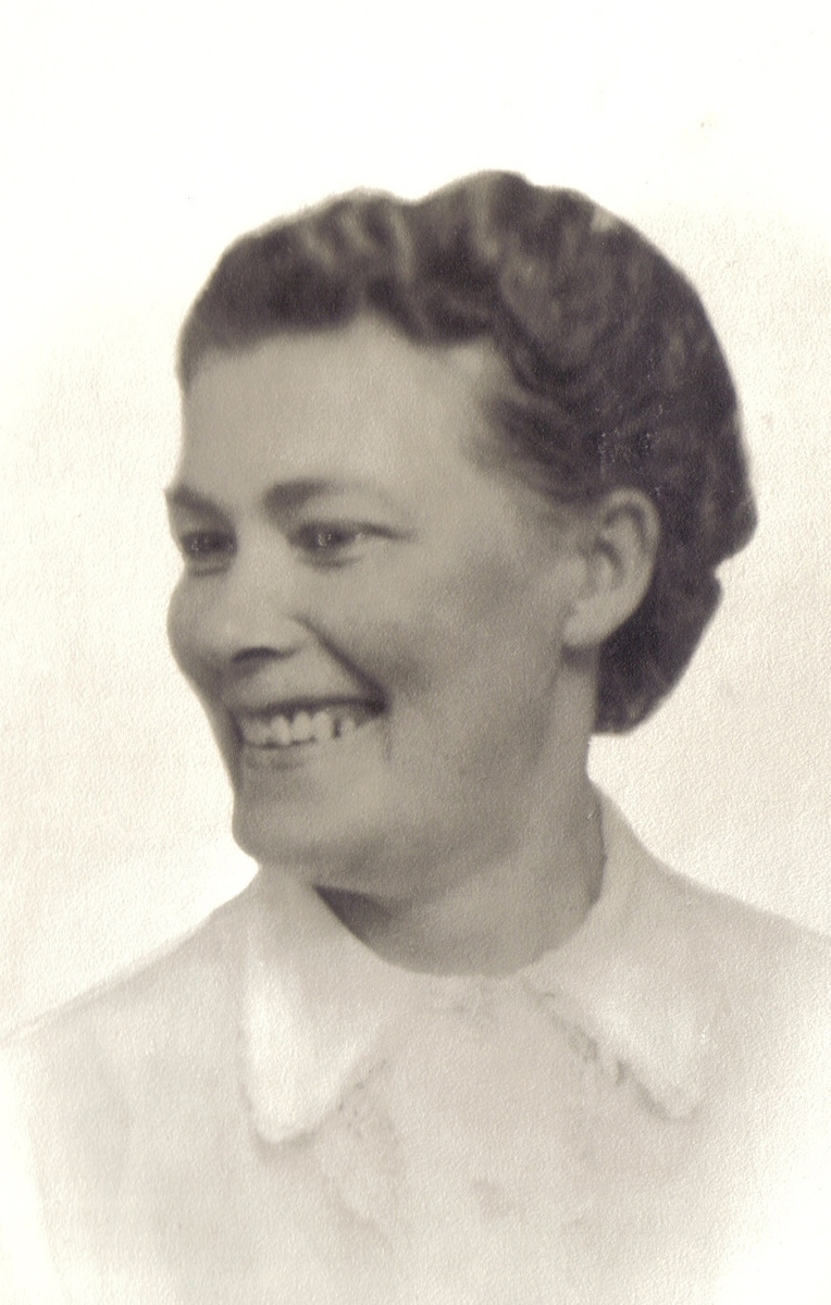 Samling fotografier etter Olga Beldo f. Eliassen