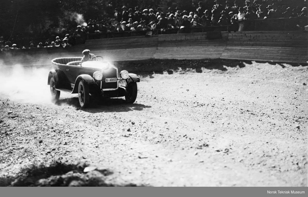 Billøp, Henry Gundersen i Buick, reg. nr. A-4897, omkring 1930