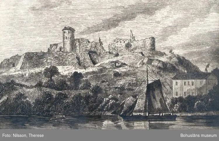 Tryckt text på kortet: "Bohus fästning från 1800 talet efter en teckning".