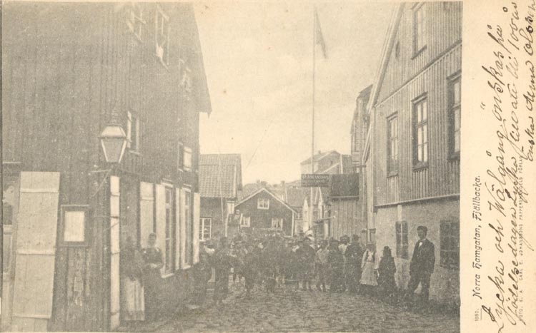 Tryckt text på kortet: "1850 Norra Hamngatan Fjällbacka".
"Carl E Johanssons Pappershandels Förlag".