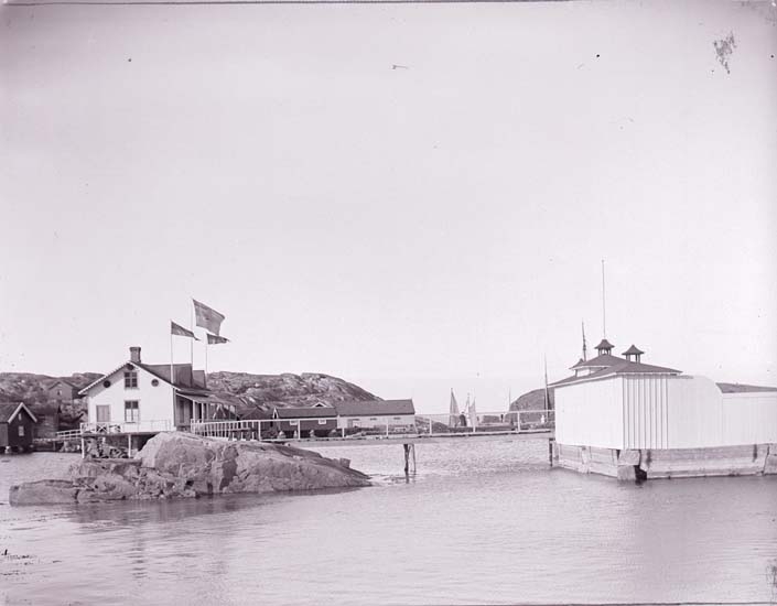 Enligt text som medföljde bilden: "Badhuset Gåsö".