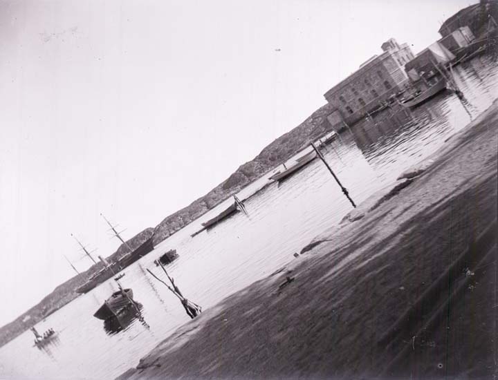 "Marstrands hamn, Södra inloppet."