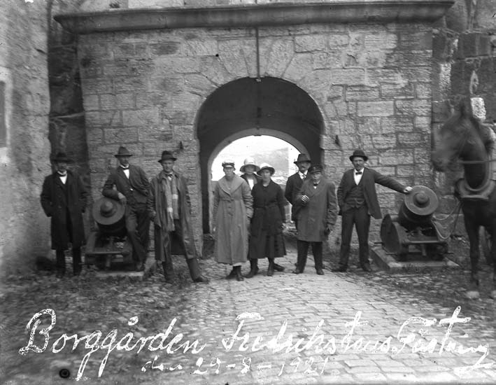 "Borggården Fredrikstens fästning den 29-8-1921."