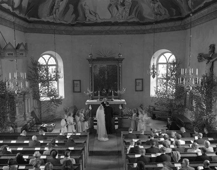 Text som medföljde bilden: "1948. No 12. Kyrkbröllop Olof Norborg, Foss".

Uppgifter från Munkedals HBF: "Carl Norborg".