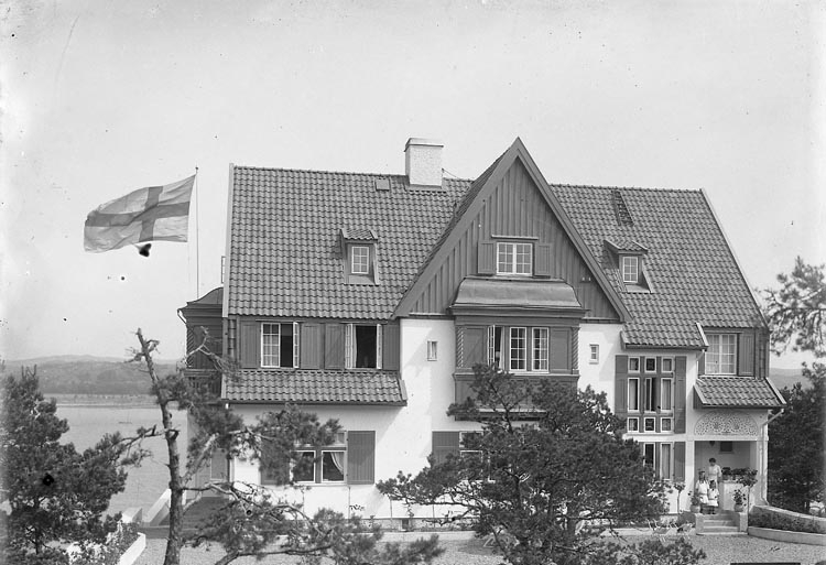 Enligt fotografens journal nr 5 1923-1929: "Kindal, Konsul, Stenungsön".