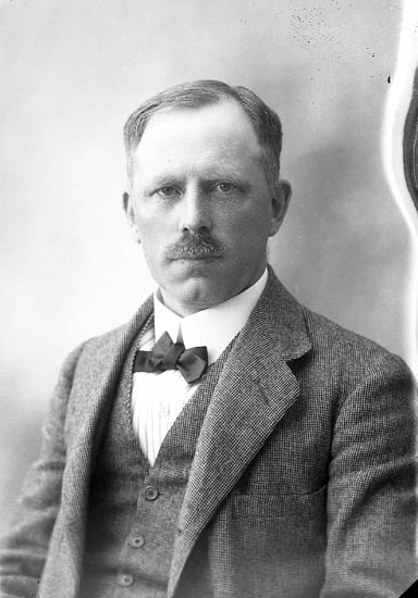 Enligt fotografens journal nr 5 1923-1929: "Kjellberg, Ingeniör".