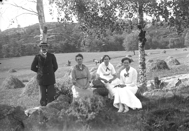 Enl fotografens liggare: Maja Nordström den 23 juli 1916, nr 328-2.