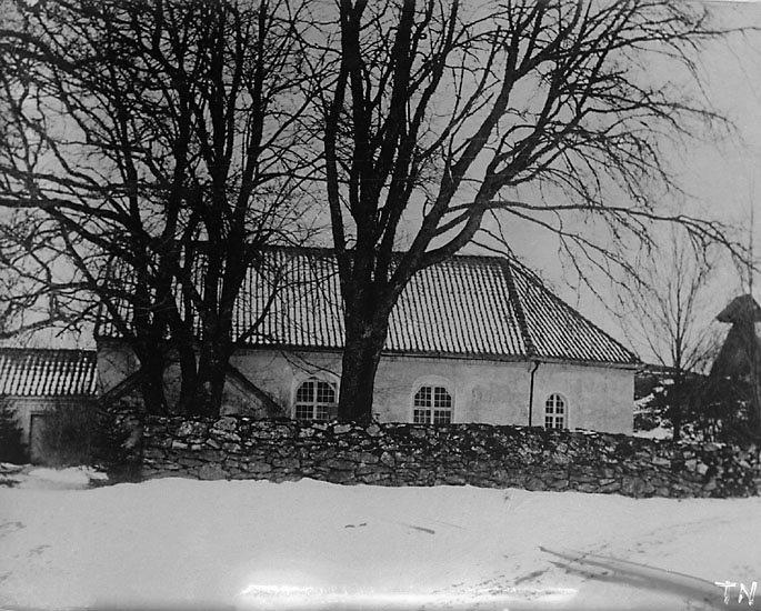 Enligt senare noteringar: "Avfotografering av foto: Kyrka och klockstapel.
Ljungs gamla kyrka före 1904."