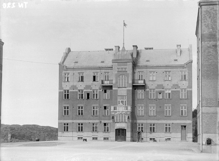 Enligt senare noteringar: "Bohusläns regemente, Kanslihuset."