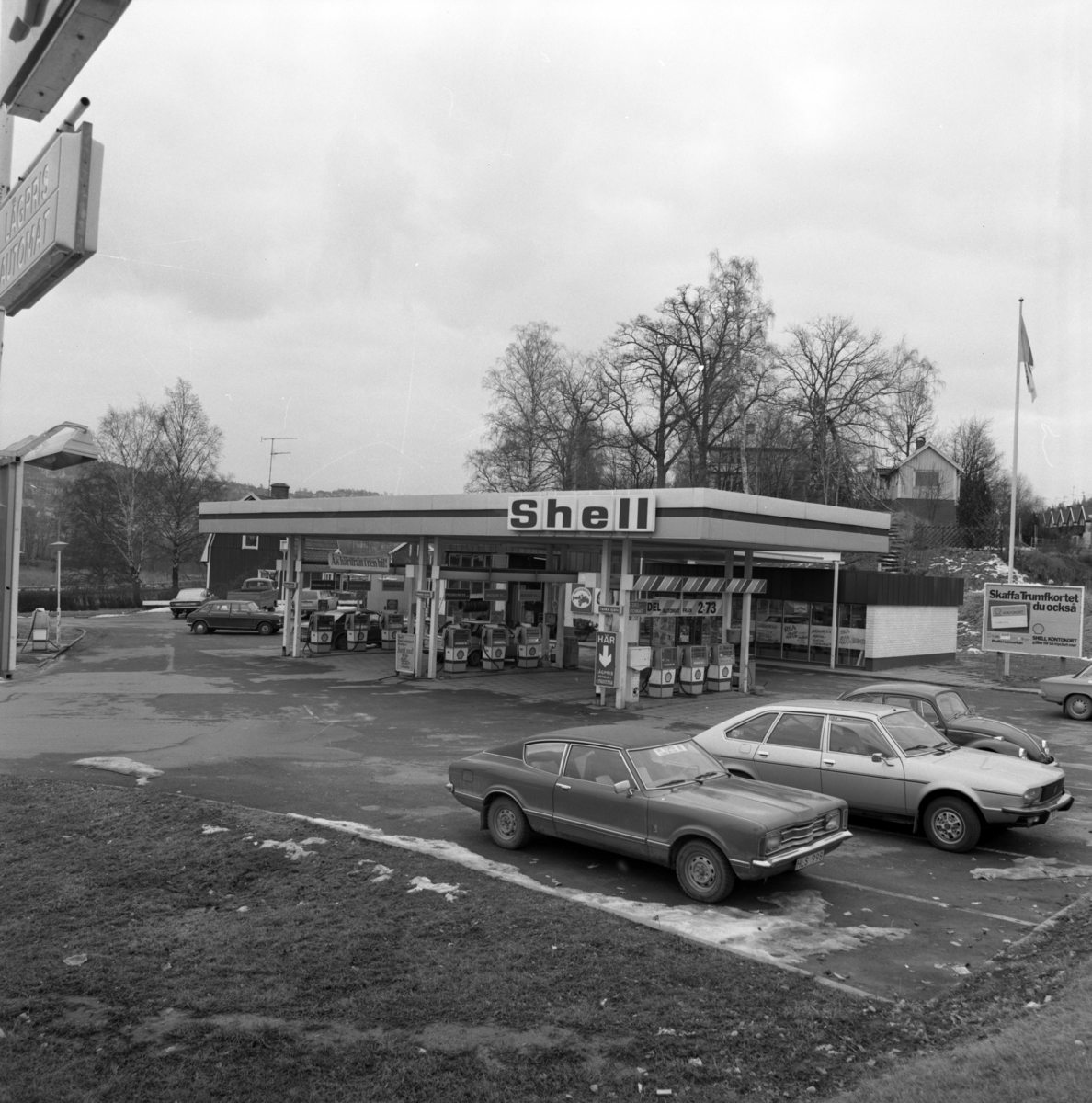Shell bensinstation på Härardsvägen 49 i Huskvarna den 1 april 1980.