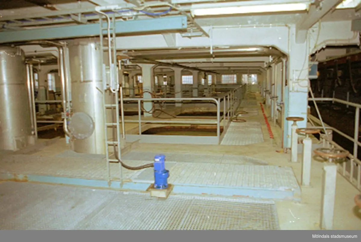 Vattenfilter i vattenreningsanläggningen. Papyrusinventeringen 2001-11-06.
