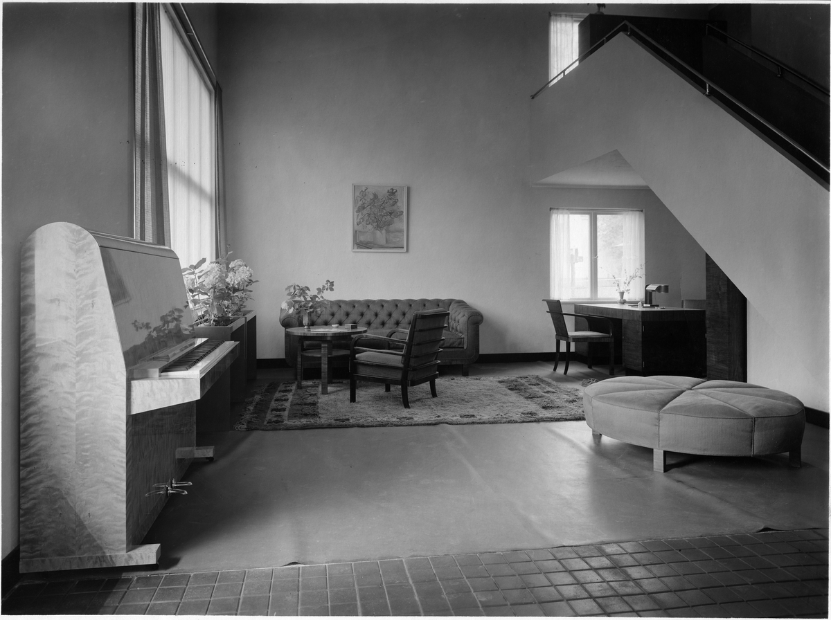 Stockholmsutställningen 1930 villa 46: vardagsrum. arkitektur ...