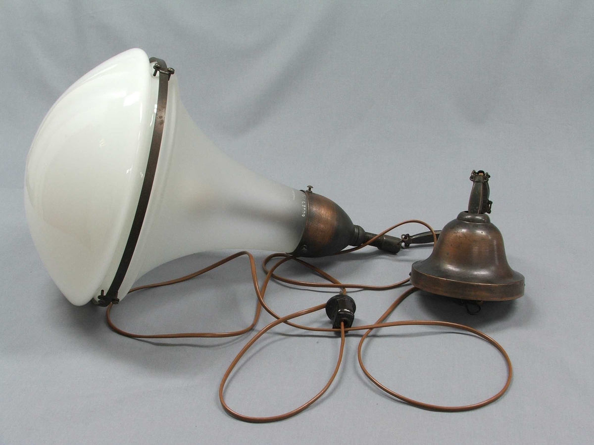 Lampe nordfjord folkemuseum / digitaltmuseum