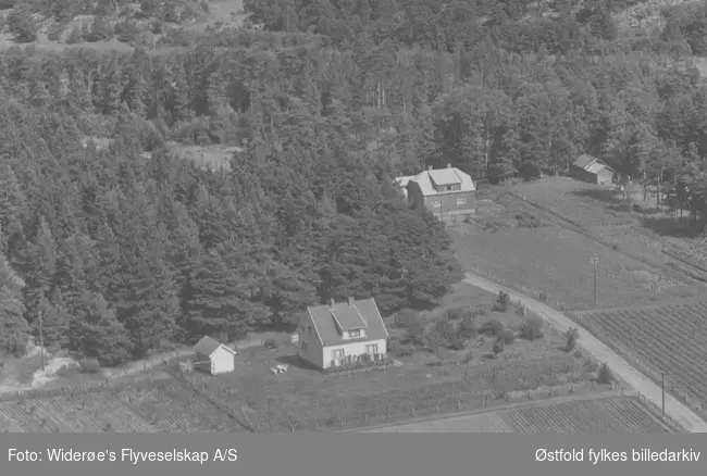 Kitterød, Kirkeøy, Hvaler, flyfoto fra august 1957.