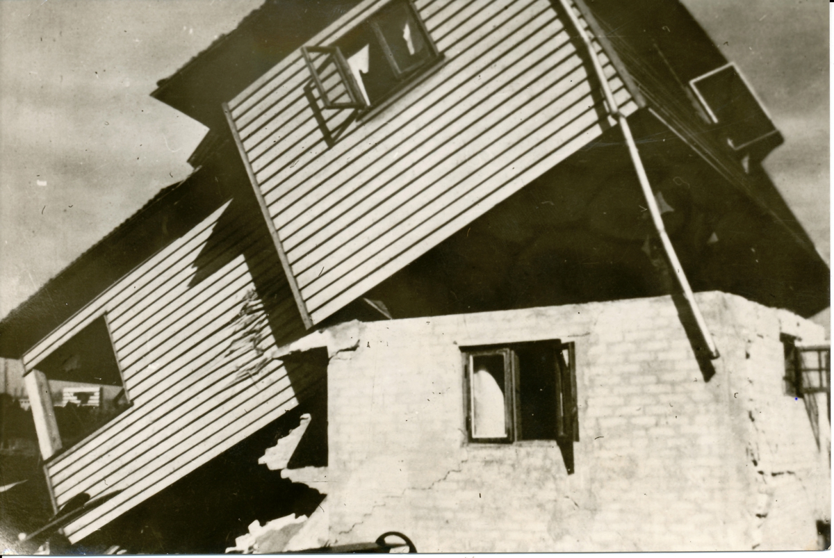 Bombingen på Herøya, Eidanger, 1943
Bombingen av Eidanger Salpeterfabriker.