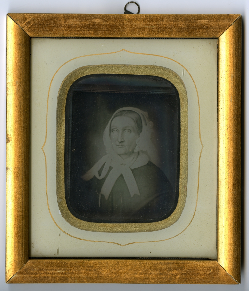 Ferrotype med portrett av eldre kvinne