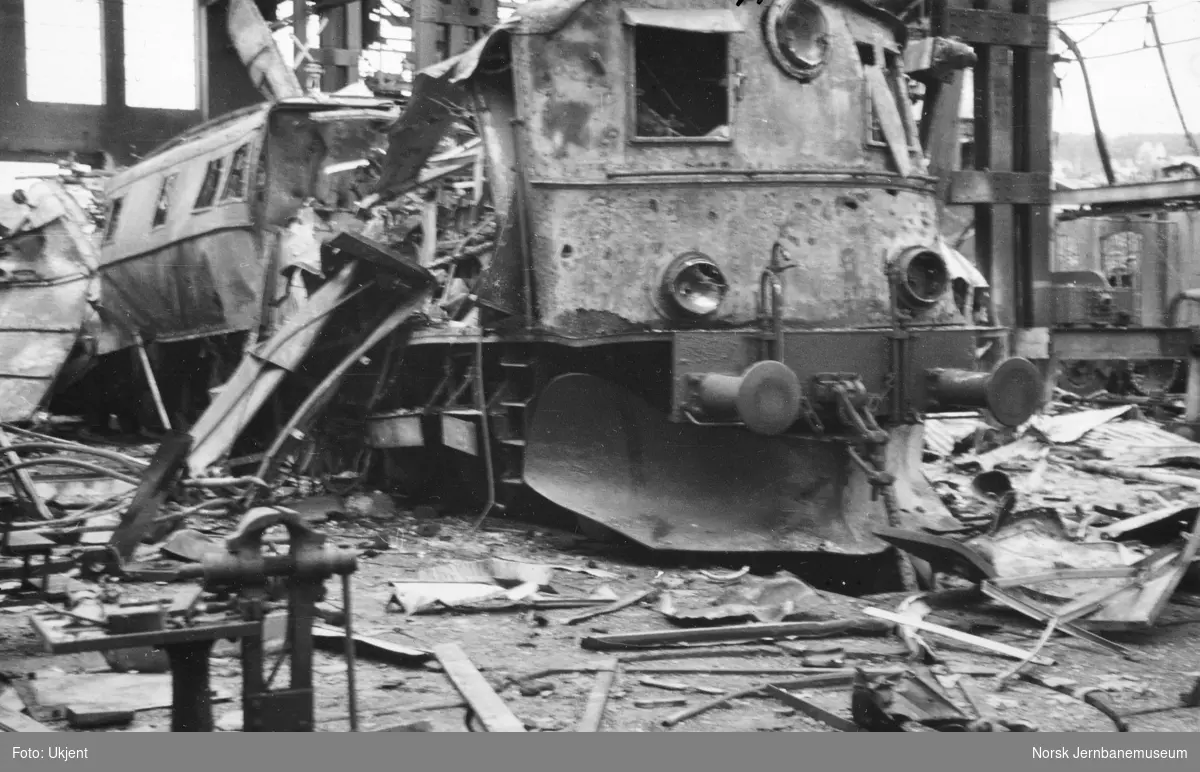 Ødelagt lokomotiv El 4 2046 i Verkstedet Narvik