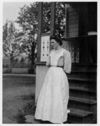 Inga Grande, kokke for eng.mennene på Grande Gård.