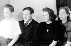 Søsknene Terje, Torbjørn, Gunvor og Edith Haugland