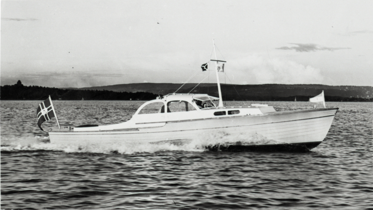Philip Hedéns størjefiskebåt. Konstruktør: Richard G. Furuholmen. Bygget av Skeie maritim i 1938