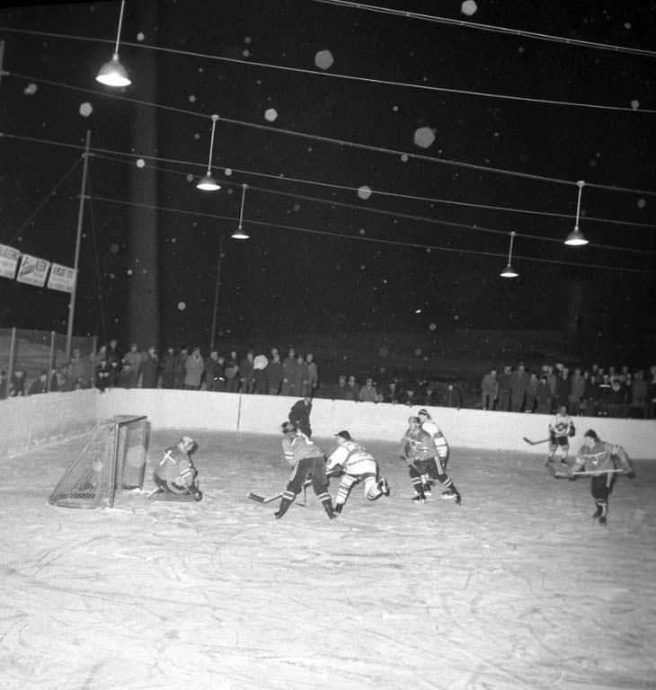 Enligt notering: "Ishockey. Odin - Vänersborg 5/2 1960".