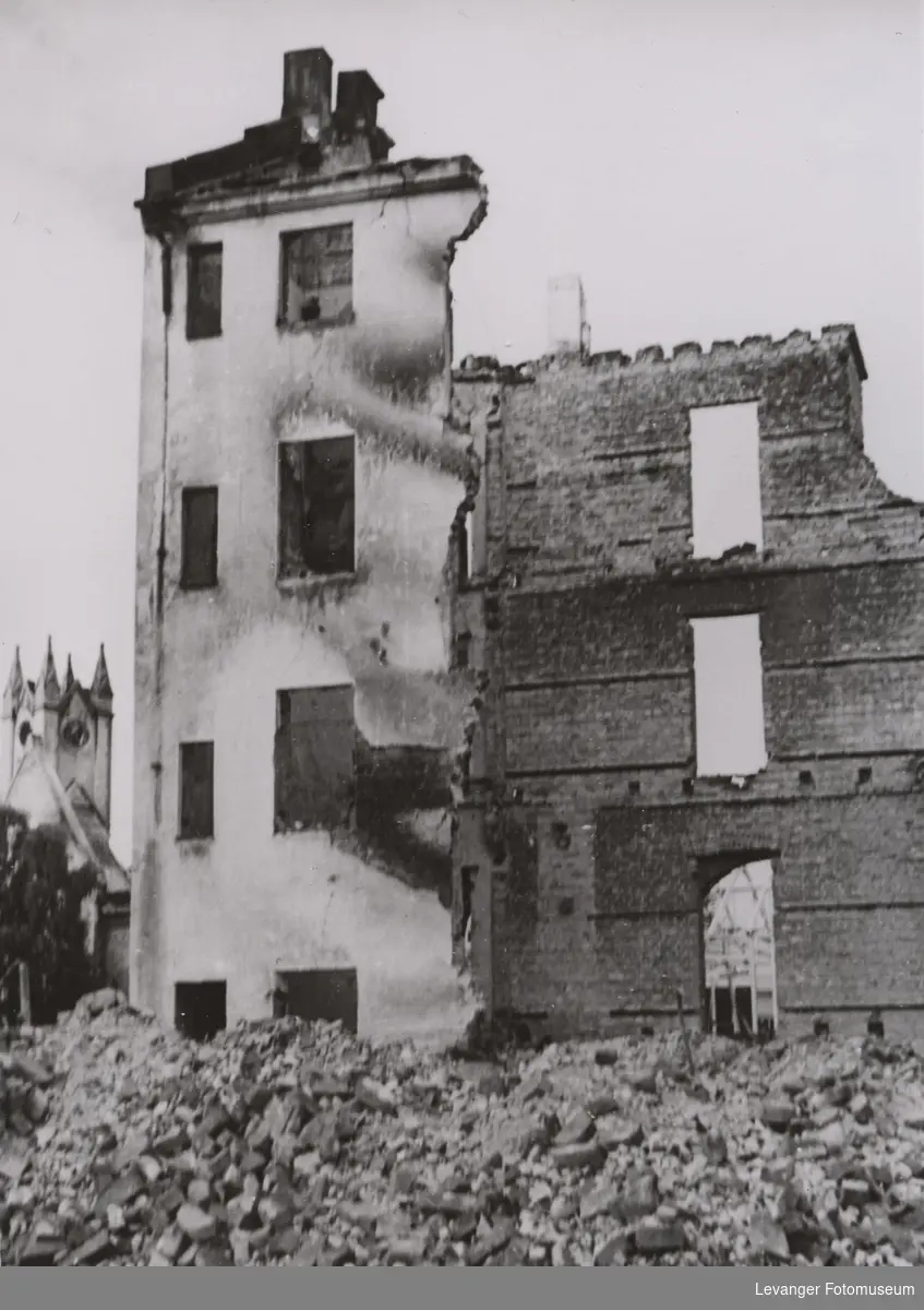 Utbombet bygning, fra Steinkjer